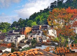 Khám phá làng cổ Vụ Nguyên – chốn quê yên bình đẹp nhất Trung Quốc